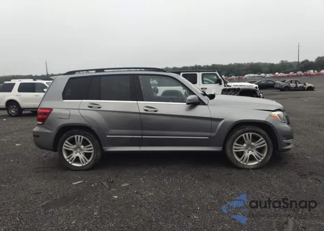 2015 Mercedes-Benz Glk 350 4Matic z USA, uszkodzony, nr VIN WDCGG8JB2FG396287